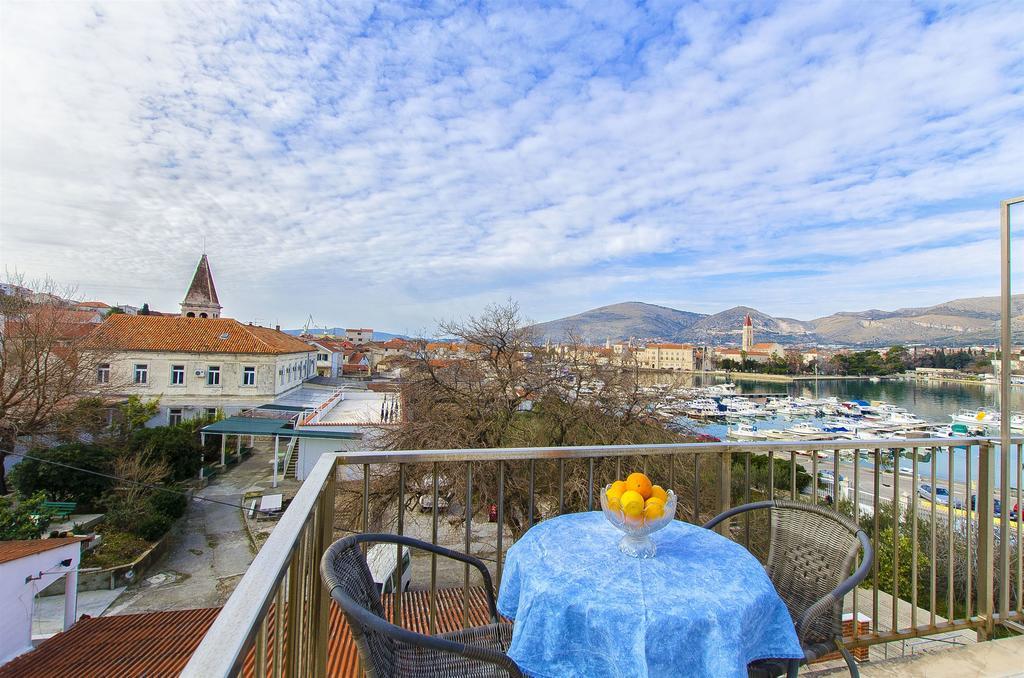 Apartments And Rooms Iva Trogir Exteriér fotografie